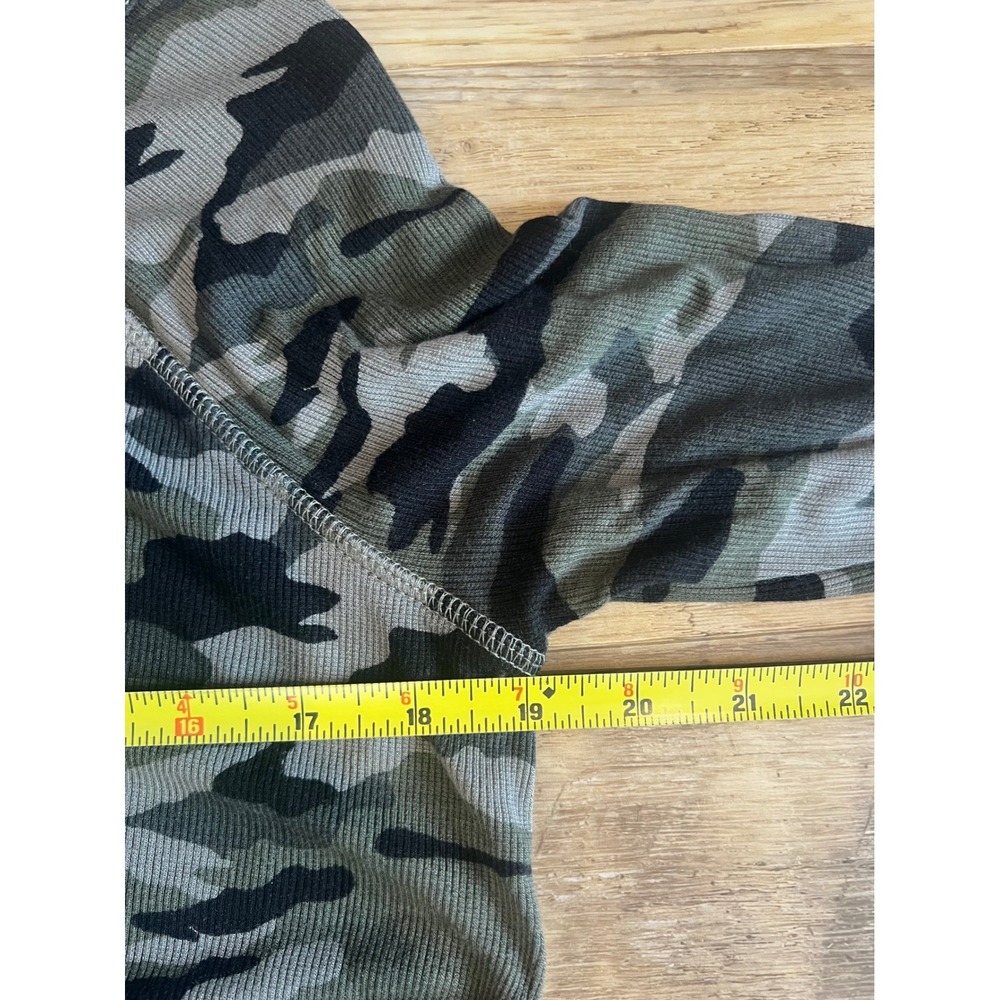 Evereve Camouflage Ribbed Henley Top Size Small Long‎ Sleeve Casual - Picture 8 of 9